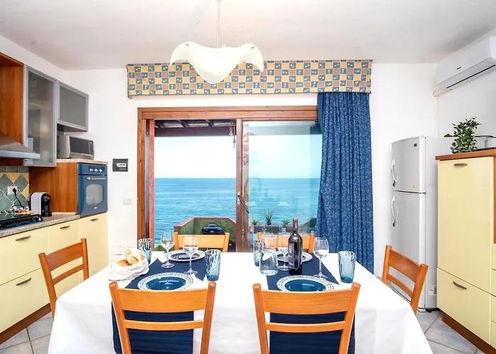 Sul Mare Porto Corallo 公寓 *